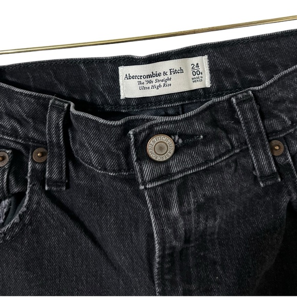 ABERCROMBIE & FITCH The 90’s Straight Ultra High Rise Black Distressed Jeans - Picture 6 of 10